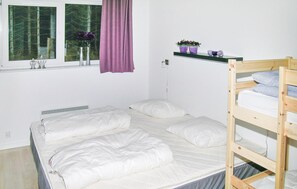 4 makuuhuonetta, vauvan matkasänky, ilmainen Wi-Fi
