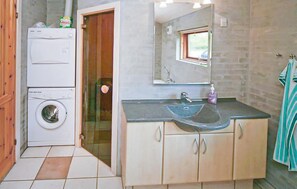 Shower - Amazing home in Dannemare with sauna (Dannemare)