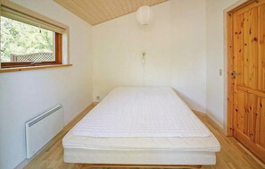 3 bedrooms, travel crib, free WiFi