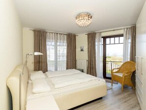 Unclassified image, 3 of 13, button