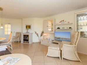 Unclassified image, 3 of 13, button