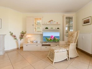 Unclassified image, 2 of 13, button