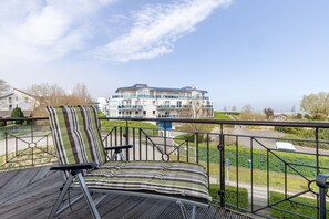 Unclassified image, 4 of 13, button