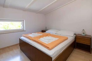 1 bedroom, WiFi - Holiday apartment with balcony and sea view (Crikvenica)