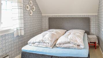 4 bedrooms, travel cot, free WiFi