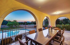 Outdoor dining - Stunning home in Turcic (Turcic)