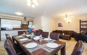 Dining - Stunning home in Turcic (Turcic)