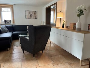 Unclassified image, 4 of 17, button