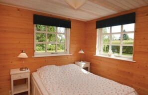 3 Schlafzimmer, Reisekinderbett