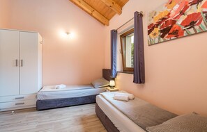 3 bedrooms, in-room safe, travel crib, free WiFi