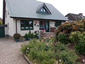 Unclassified image, 4 of 17, button