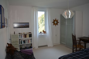 2 bedrooms, desk, travel crib, WiFi