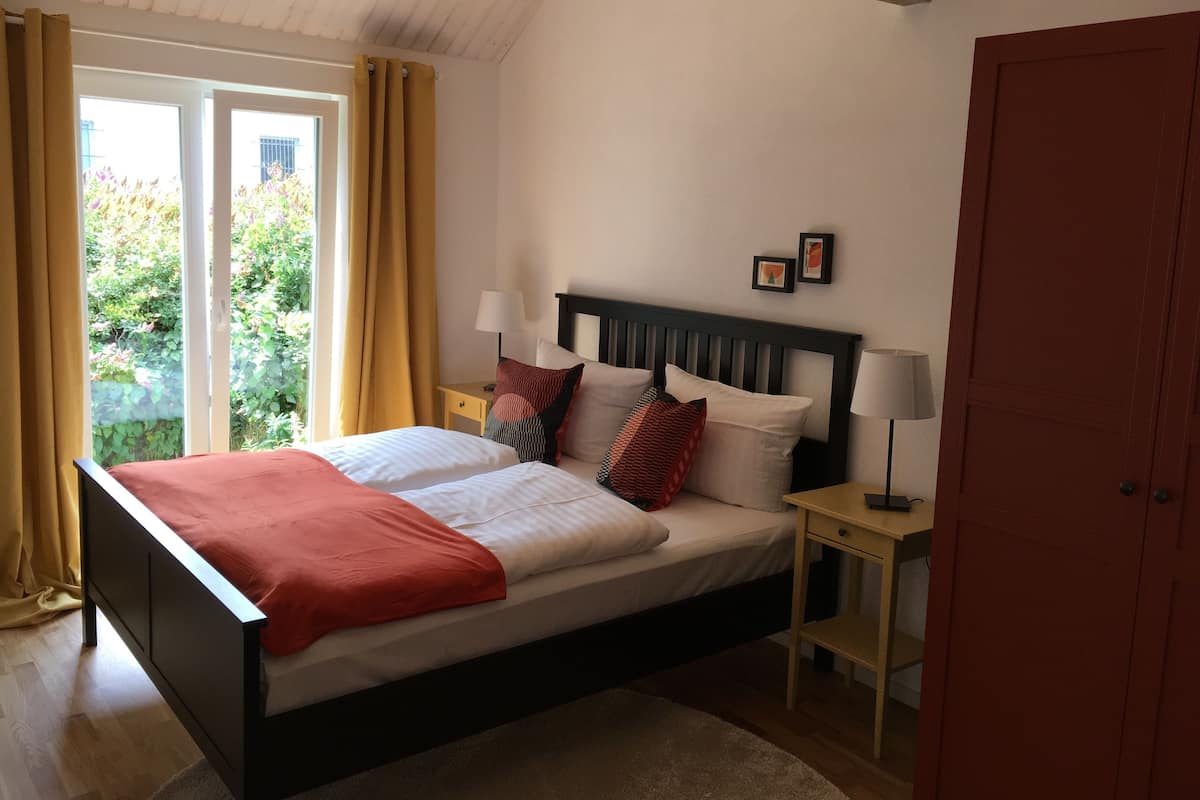 Comfort House (Käthe) | 2 bedrooms, WiFi (free), individually decorated, individually furnished