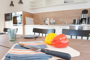 Hus Comfort (Elfriede) | Eget kök | Kylskåp, mikrovågsugn, ugn och diskmaskin