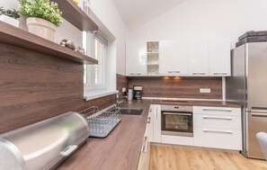 Kühlschrank, Herdplatte, Geschirrspüler