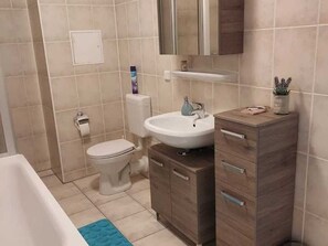 Shower, towels