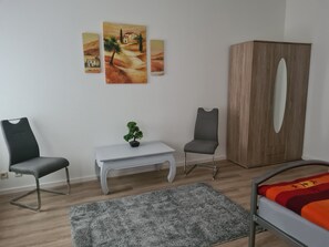 2 slaapkamers, reisbedje, wifi, beddengoed