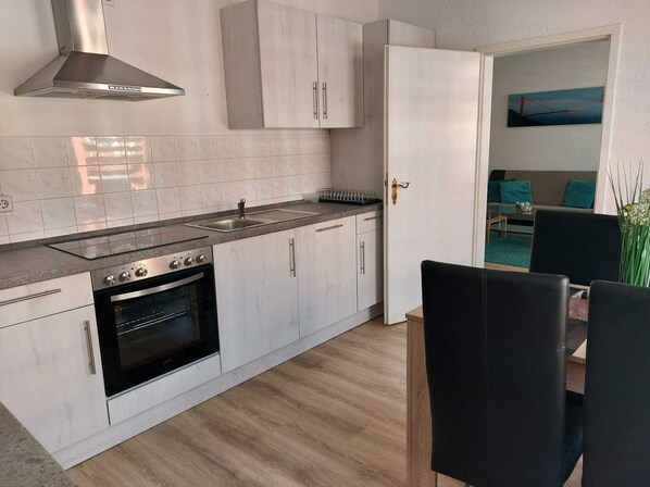 Køleskab, mikrobølgeovn, ovn, opvaskemaskine