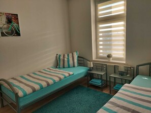 2 Schlafzimmer, Reisekinderbett, WLAN, Bettwäsche