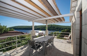 Outdoor dining - Pet friendly home in Siroka (Siroka)