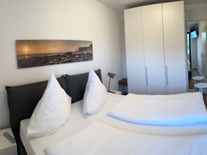 2 Schlafzimmer, Schreibtisch, WLAN, Bettwäsche