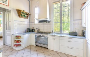 Kühlschrank, Herdplatte, Geschirrspüler