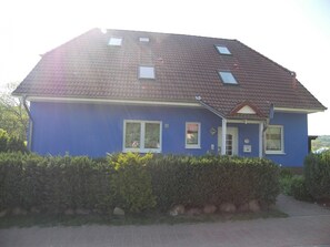 Unclassified image, 2 of 16, button - Wiesenwohnung - Ferienwohnungen Familie Merkel, balcony, WLAN (Heringsdorf)