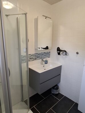 Een douche, een haardroger