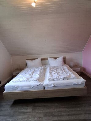 3 Schlafzimmer, Bügeleisen/Bügelbrett, Reisekinderbett, WLAN
