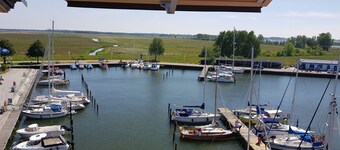 FEWO SEGELHAFENIDYLL, direct and quiet waterfront location, WLAN - vacation apartment
