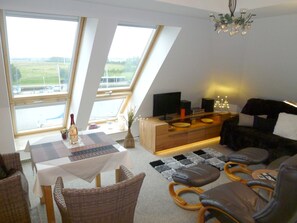 Unclassified image, 2 of 15, button