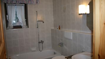 Secador de pelo y toallas