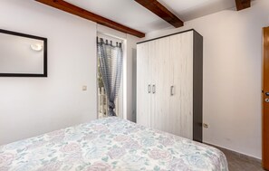 1 bedroom, free WiFi, bed sheets - 1 bedroom awesome apartment in Banjol (Banjol)