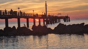 Unclassified image, 5 of 32, button