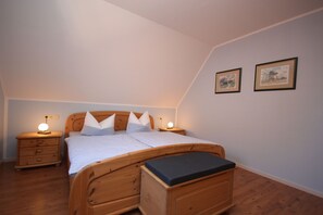 2 bedrooms, WiFi, bed sheets