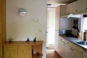 Fridge, microwave, coffee/tea maker, electric kettle