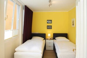 Unclassified image, 3 of 11, button - (82) 3-room apartment - apartment house Sonnenresidenz I (Kühlungsborn)