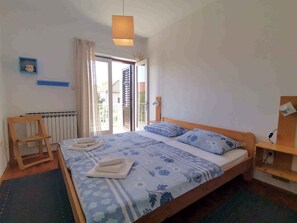 4 bedrooms, WiFi - Holiday home with terrace and barbecue (Orebić)