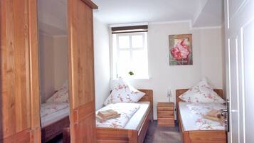 2 bedrooms, WiFi, bed sheets