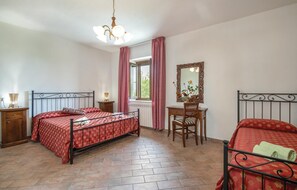 1 bedroom, travel cot, free WiFi, bed sheets - Beautiful home in Acquasparta -TR- (Acquasparta -TR-)