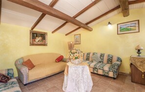 Smart TV, fireplace, table football