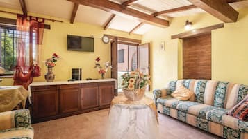 TV connectée, cheminée, baby-foot