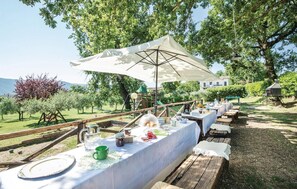 Outdoor dining - Beautiful home in Acquasparta -TR- (Acquasparta -TR-)