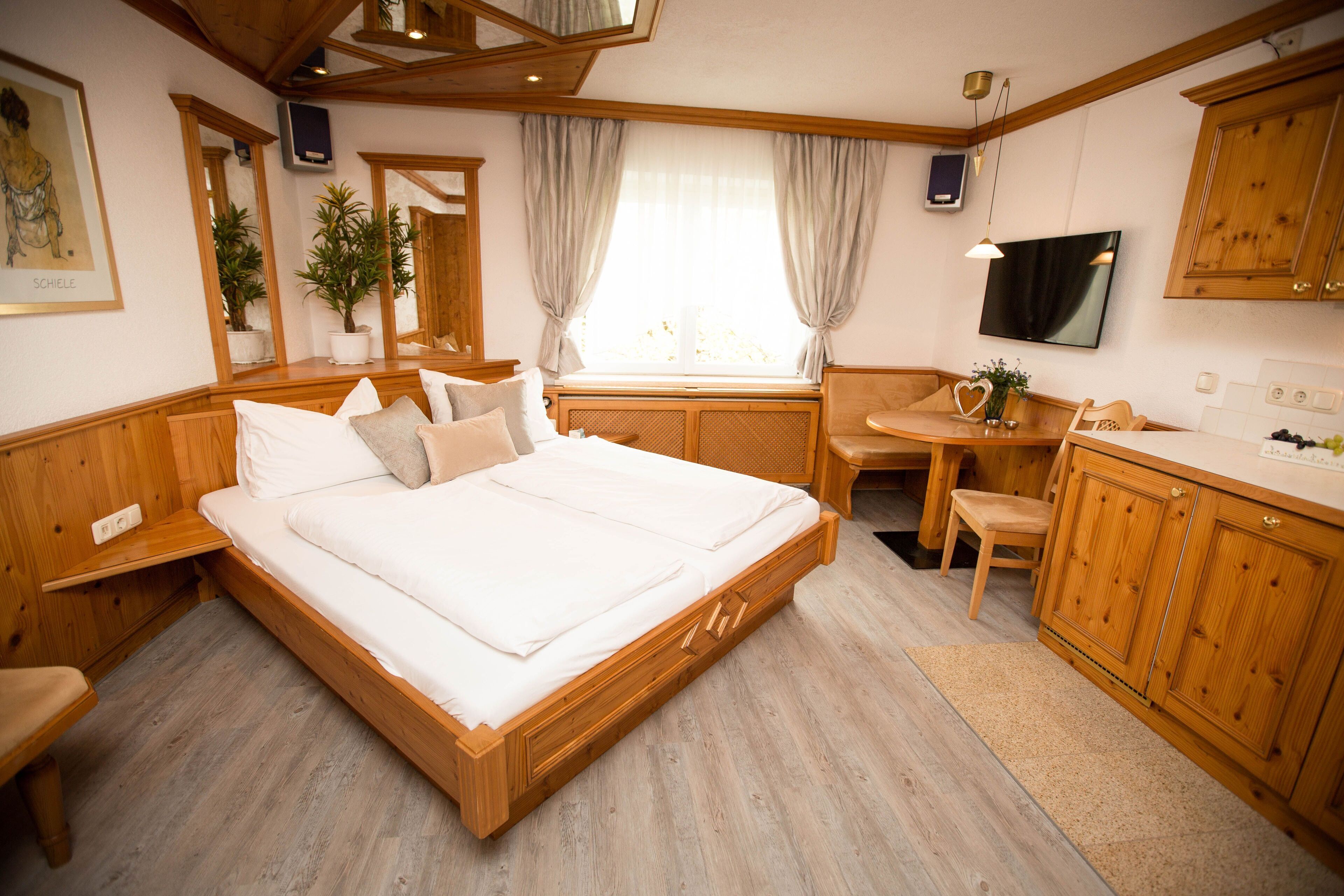 1 Schlafzimmer, Zimmersafe, Schreibtisch