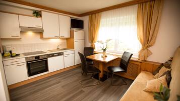 Fridge, oven