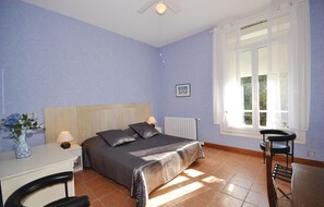 7 chambres, lit parapluie, Wi-Fi gratuit, draps fournis