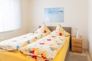 1 bedroom, travel cot, WiFi, bed sheets