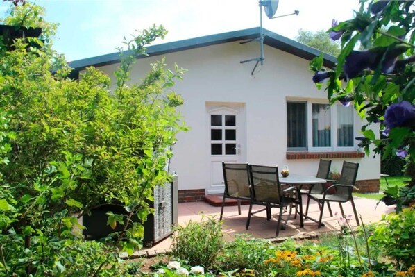 Unclassified image, 1 of 13, button