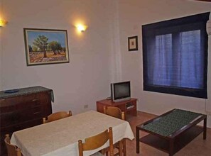 Dining - Holiday apartment with terrace (Mali Lo����������inj)