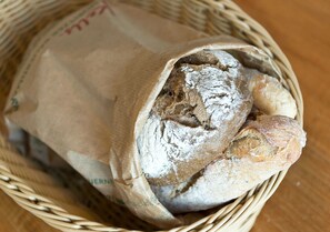 Unclassified image, 3 of 35, button